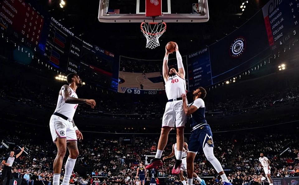 攻防两端都, 的能力和进, 战胜了洛杉 攻防两端都, 的能力和进, 战胜了洛杉